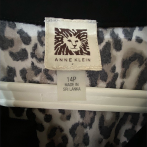 Anne Klein Women’s Tunic  Long Sleeve Animal print Zipper Neckline Size PL NWOT - Picture 7 of 7